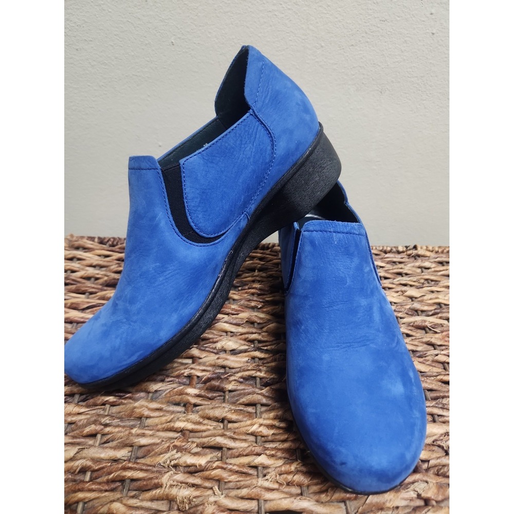 Dansko Lynn Blue Nubuck Leather Clogs Shoes Slip-On womens shoes size 39eu/8.5-9